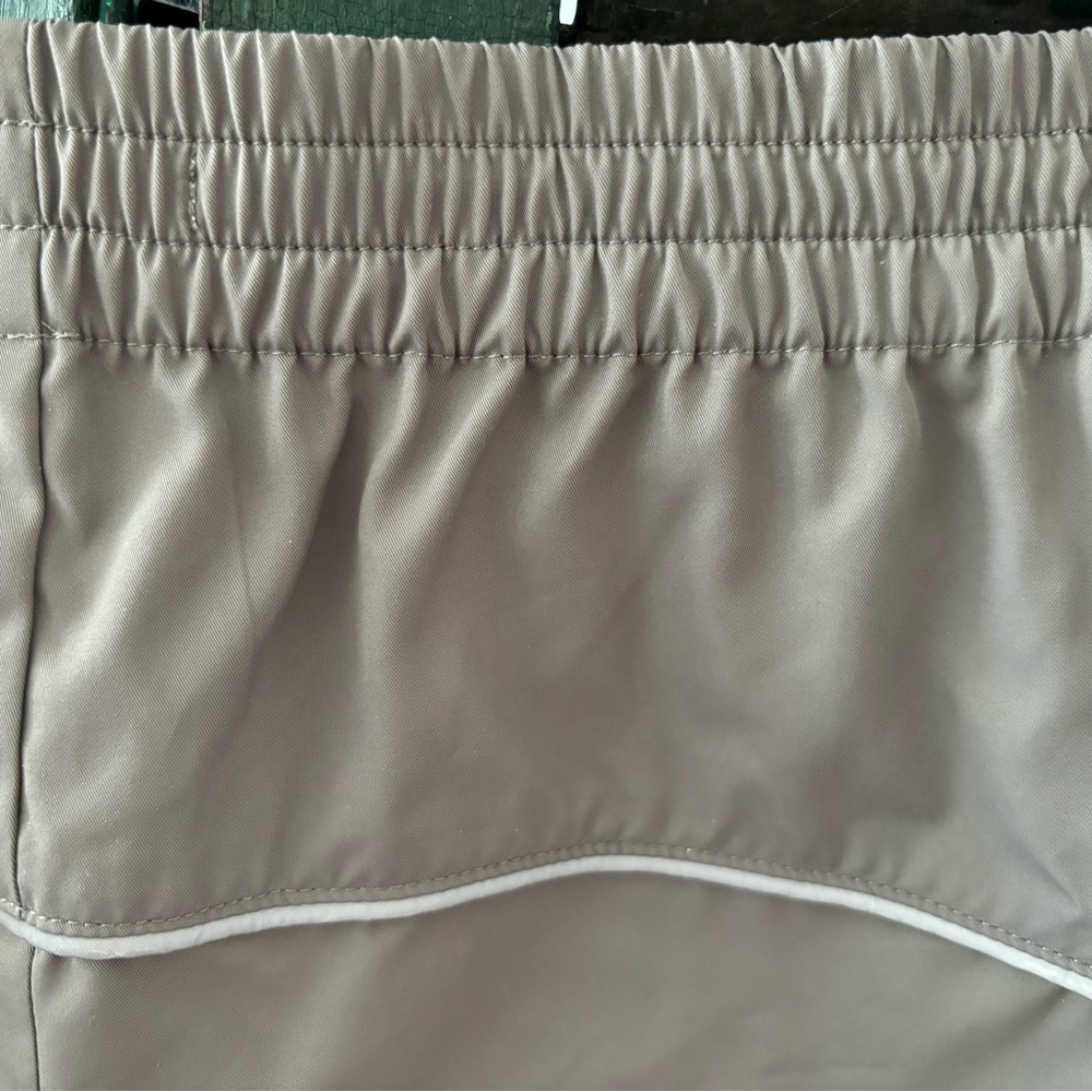 Sandy Liang Gray Lace Trim Women Shorts - Picture 2 of 5